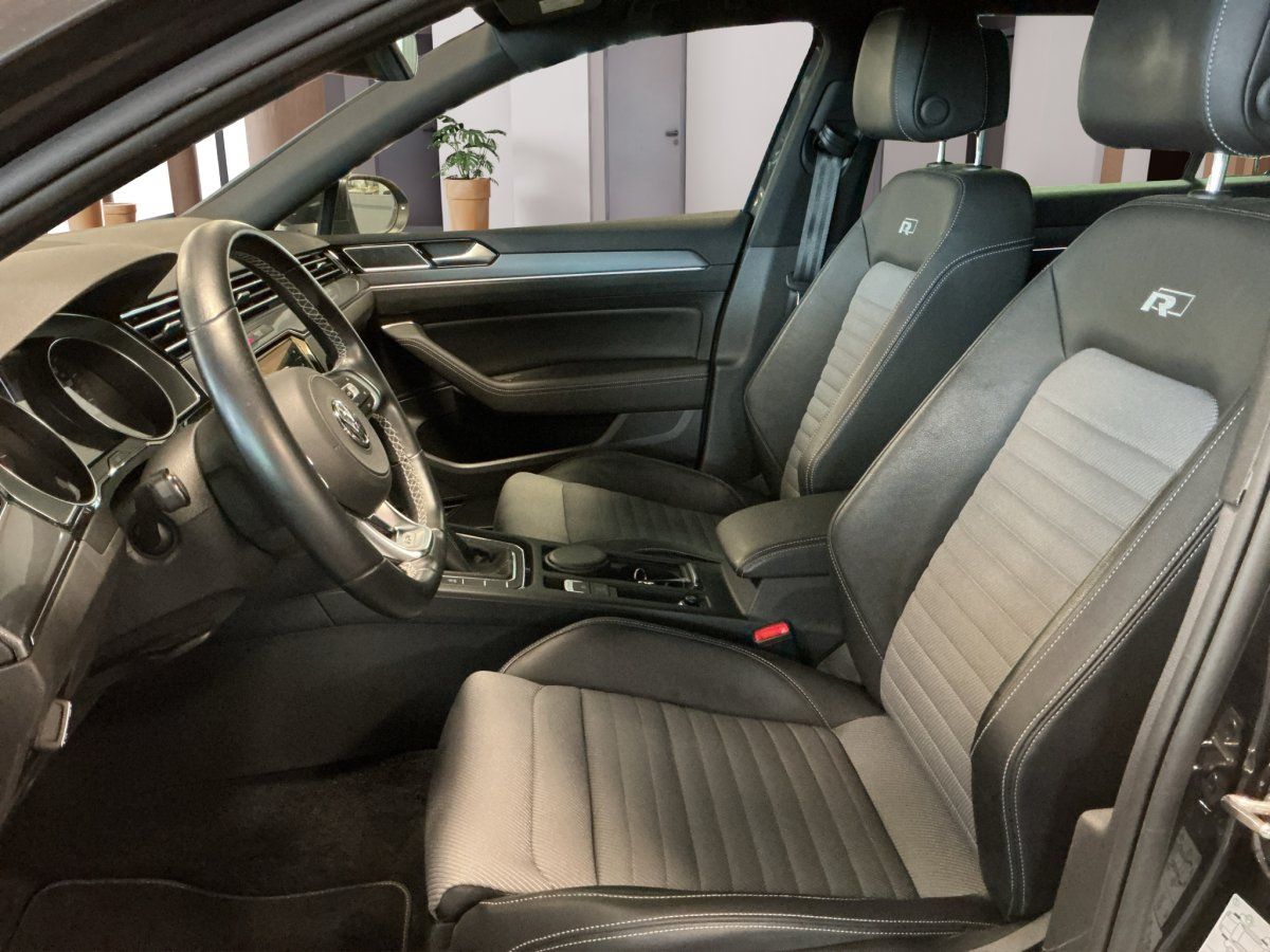 Fahrzeugabbildung Volkswagen Passat Variant Comfortline R-Line 1.4 TSI Navi
