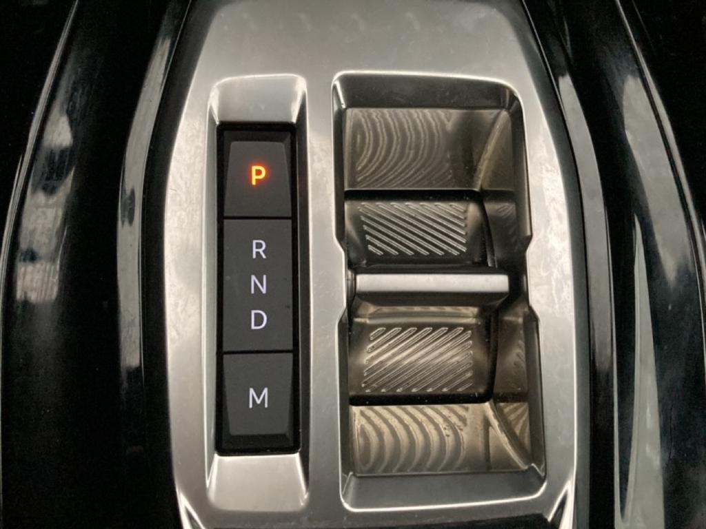 Peugeot 2008 Hybrid Allure AT Shz Navi Kamera PDC v+h