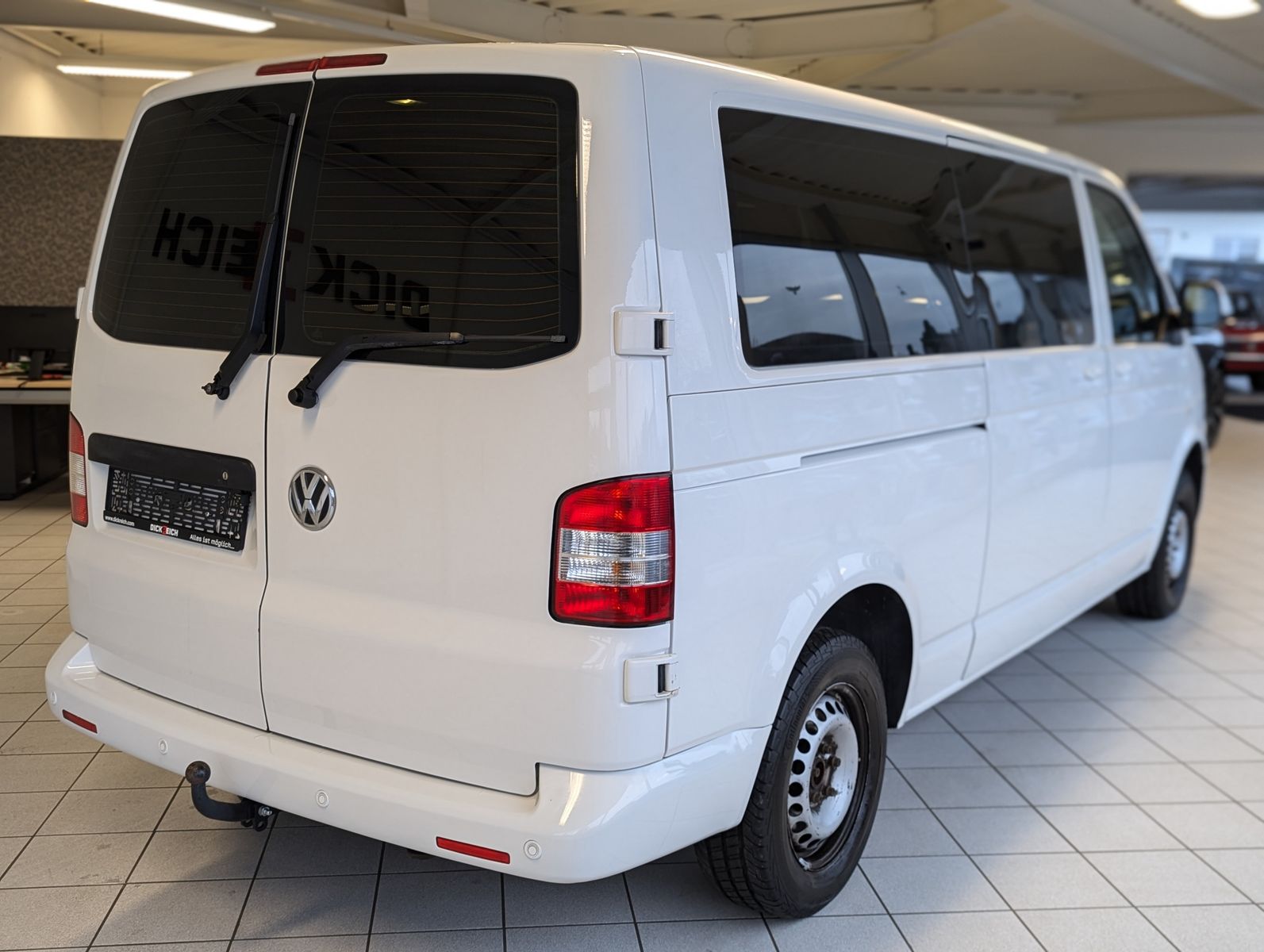 Fahrzeugabbildung Volkswagen T6 Transporter TDI lang 103KW Scheckheft 9-Sitze