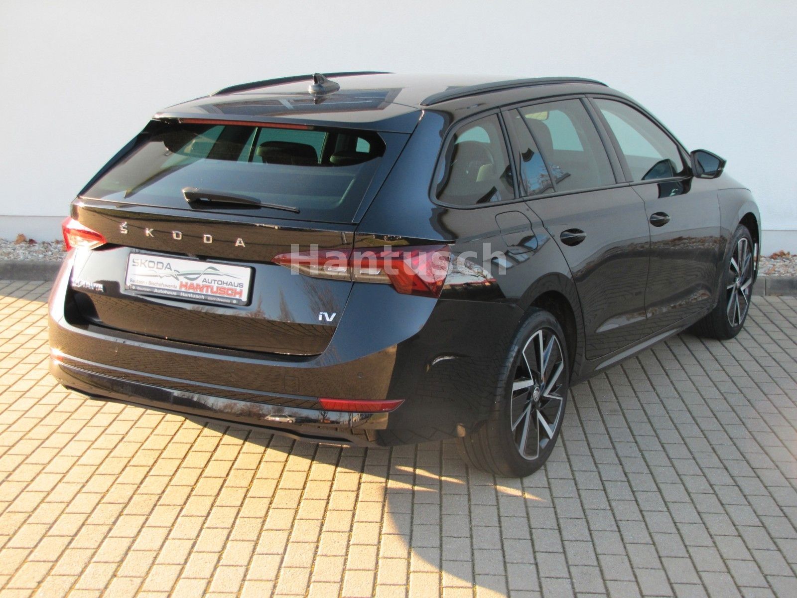 Fahrzeugabbildung SKODA Octavia Combi Clever iV 1.4l TSI DSG