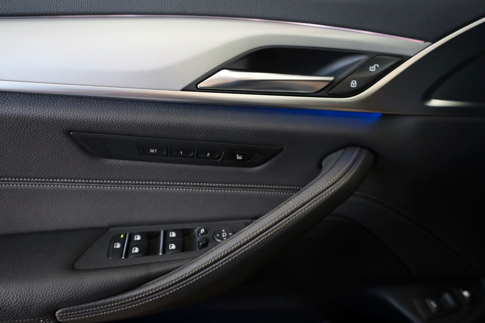 Fahrzeugabbildung BMW 530 e Lim.,Leder,Navi,LED,360Kamera,SH,ACC