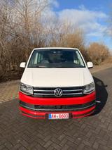 Volkswagen T6 Multivan - rote Volkswagen T6 Multivan