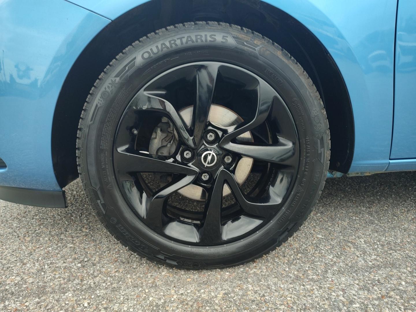Opel Corsa Color Ed.Klima AHK SHZ LRH FSE BT USB PDC 