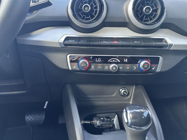 Q2 35 TFSI S line, MatrixLED, AHK, Alu, RFK