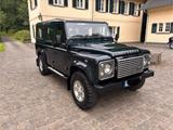 Land Rover Defender 110 TD4 Station Wagon E E - Land Rover Defender mit Diesel-Antrieb: Sitzheizung, Geländewagen, Td4
