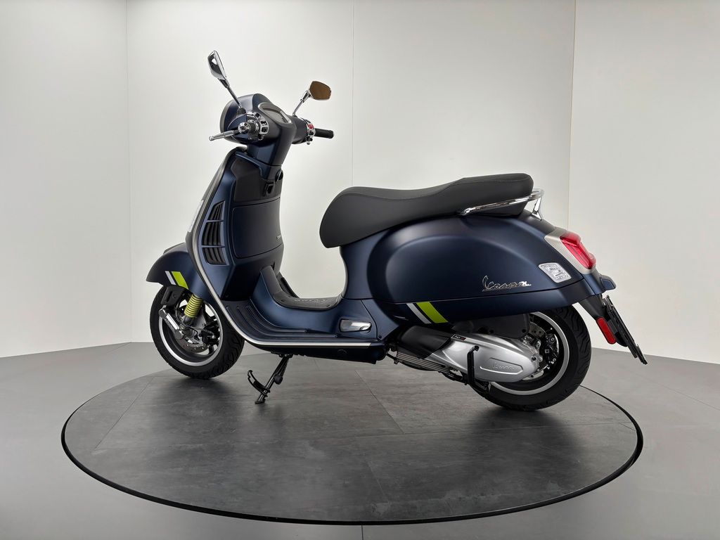 Fahrzeugabbildung Vespa GTS 300 SUPER TECH *NEUWERTIG/REMUS*