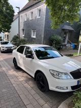 Skoda Octavia 1.6 Benzin - Skoda Octavia mit Benzin-Antrieb: Limousine, 1.6