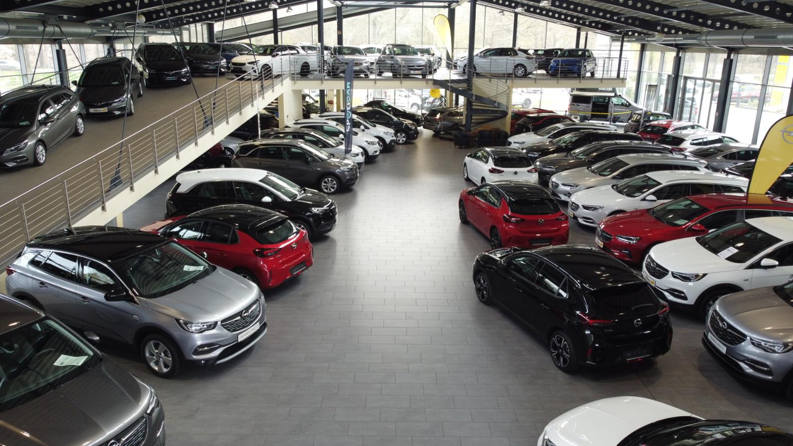 showroom-image-top