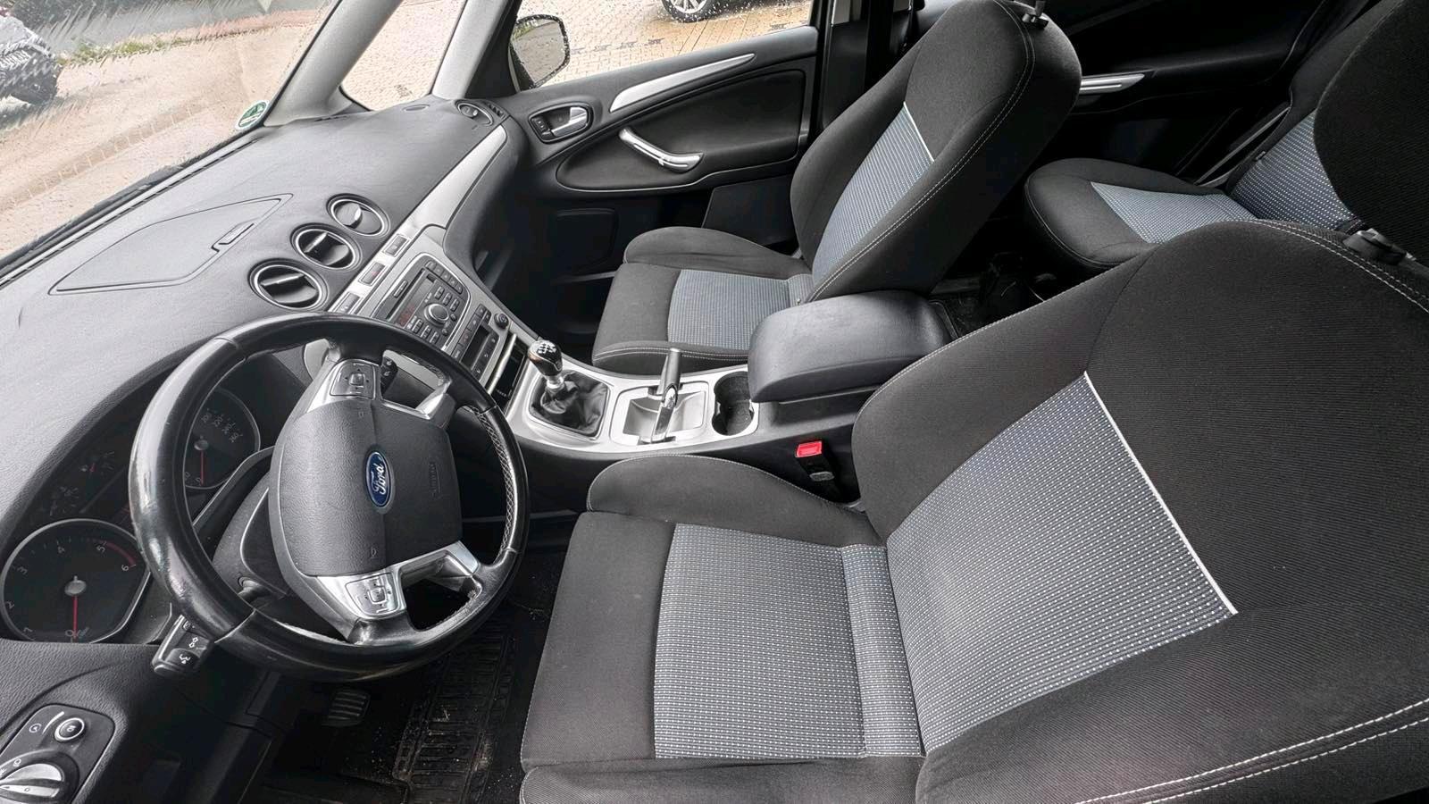Ford S-MAX 2011 — photo 8