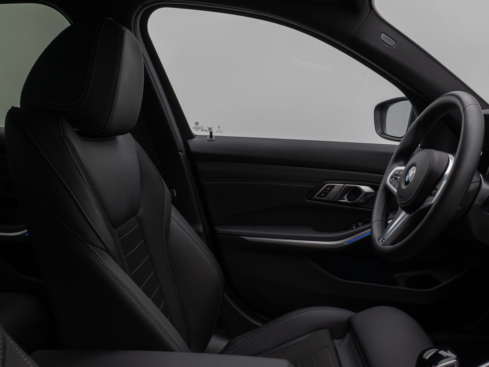 Fahrzeugabbildung BMW 318d Kamera DAB Sport Alarm Geschwindigkeitsreg