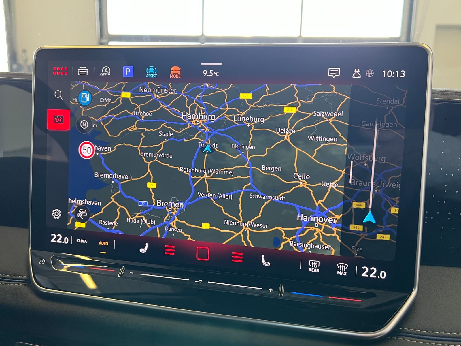 Fahrzeugabbildung Volkswagen Tiguan R-Line 2.0 TDI DSG 4MOTION *AHK, IQ.Light