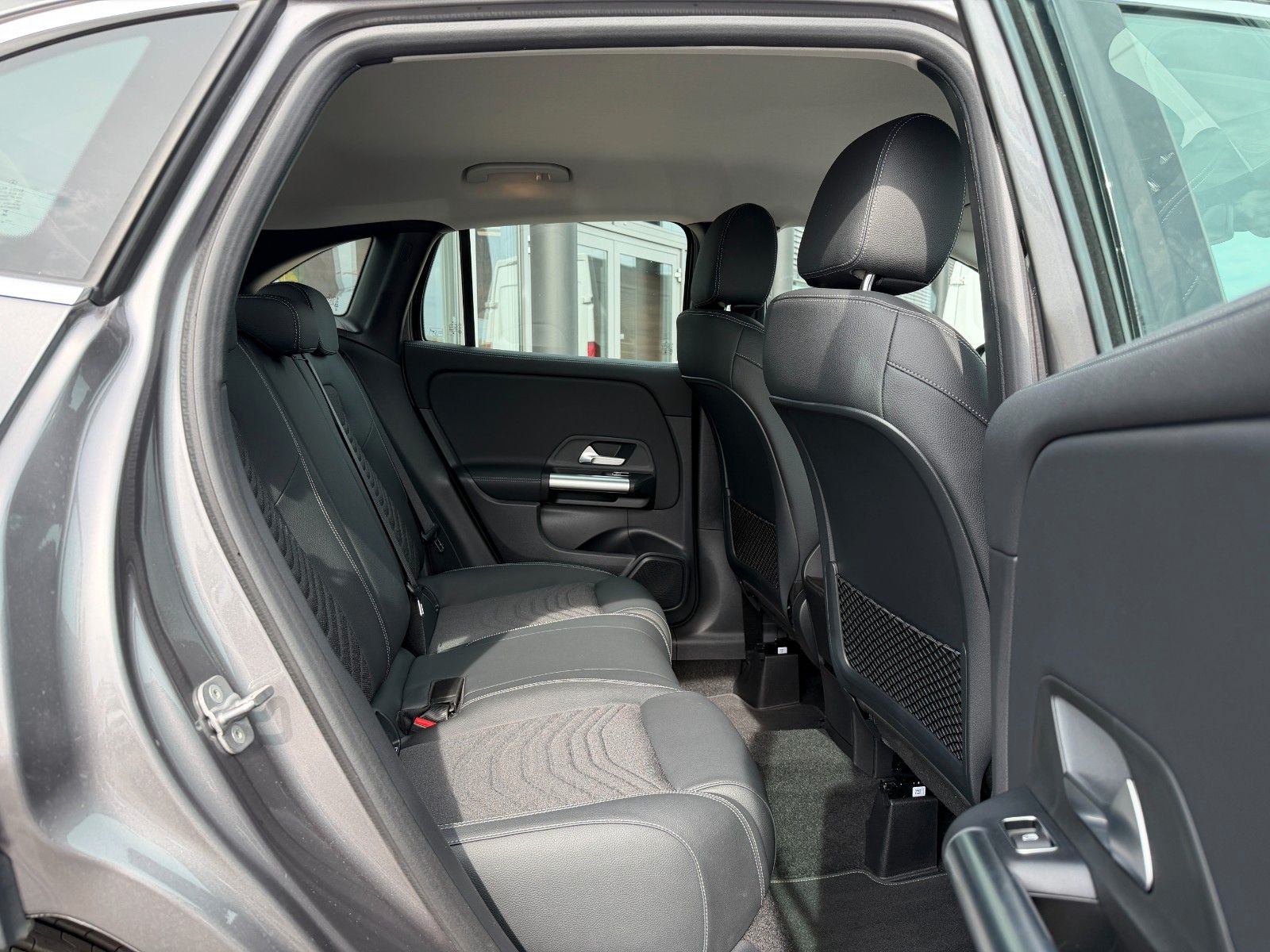 Fahrzeugabbildung Mercedes-Benz GLA 200 d Progressive AHK+TOTW+R-Kamera+Carplay