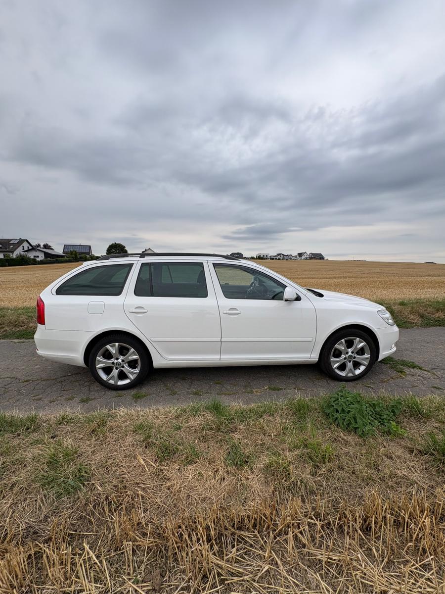 Skoda Octavia 2011 — engine 1.968 cm³, 140 HP (103kW)