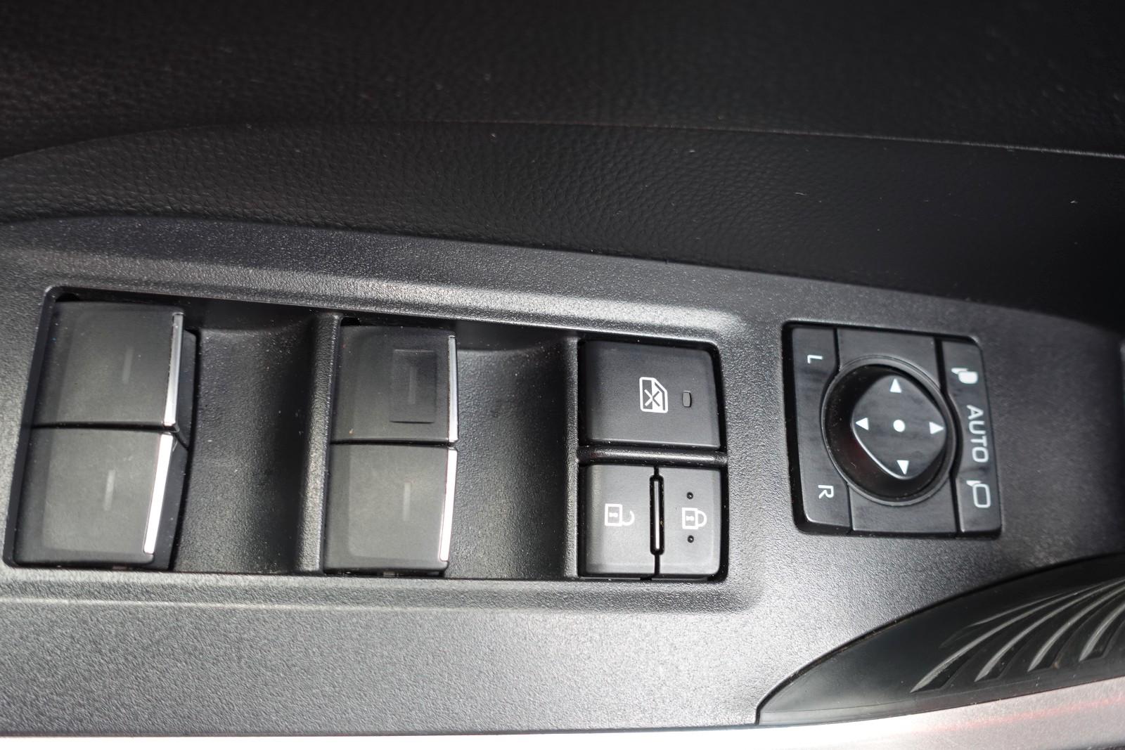 Toyota RAV 4 2.5 Hybrid Lounge Allrad 5J Garantie