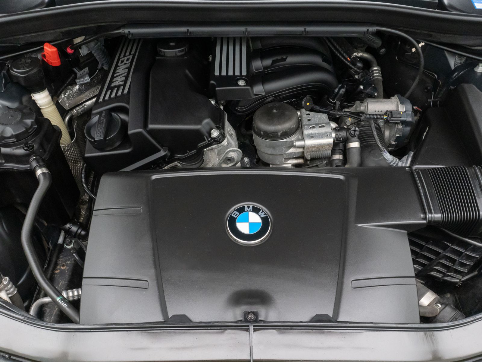 Fahrzeugabbildung BMW X1 sD18i Sport Line Xenon PDC NaviBusiness 18"