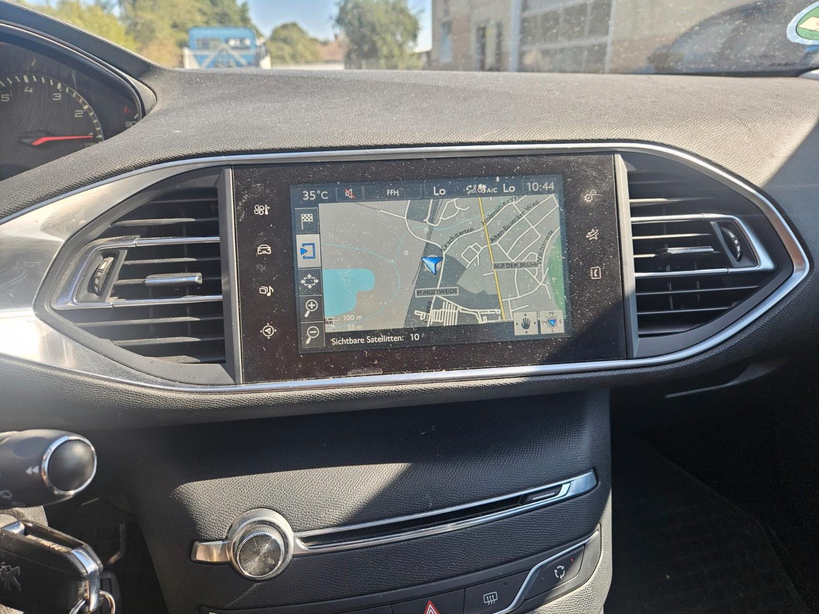 Peugeot 308 2015 — photo 7