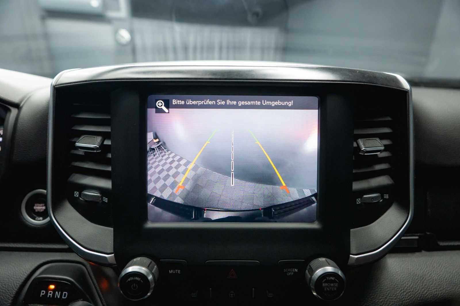 Fahrzeugabbildung Dodge RAM 5.7 V8 HEMI 4x4 OFFROAD Night-Paket Limited