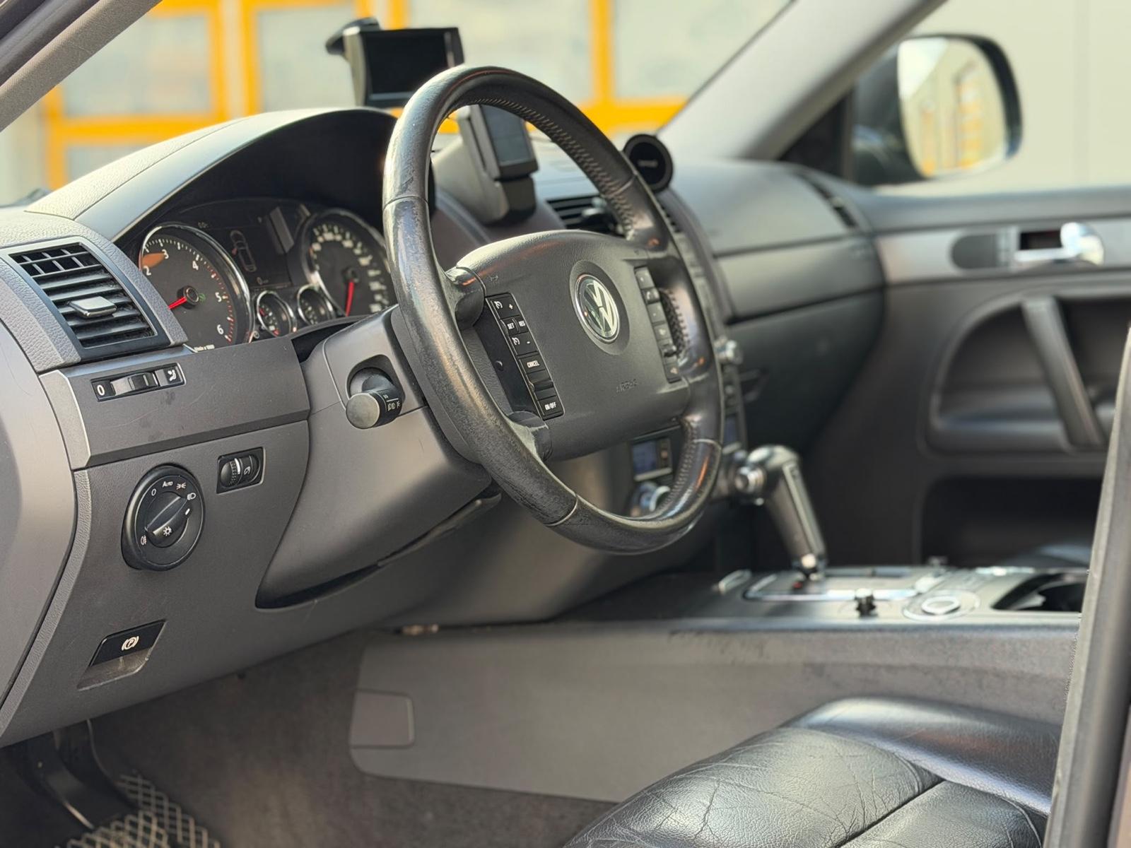 Volkswagen Touareg 2008 — photo 8