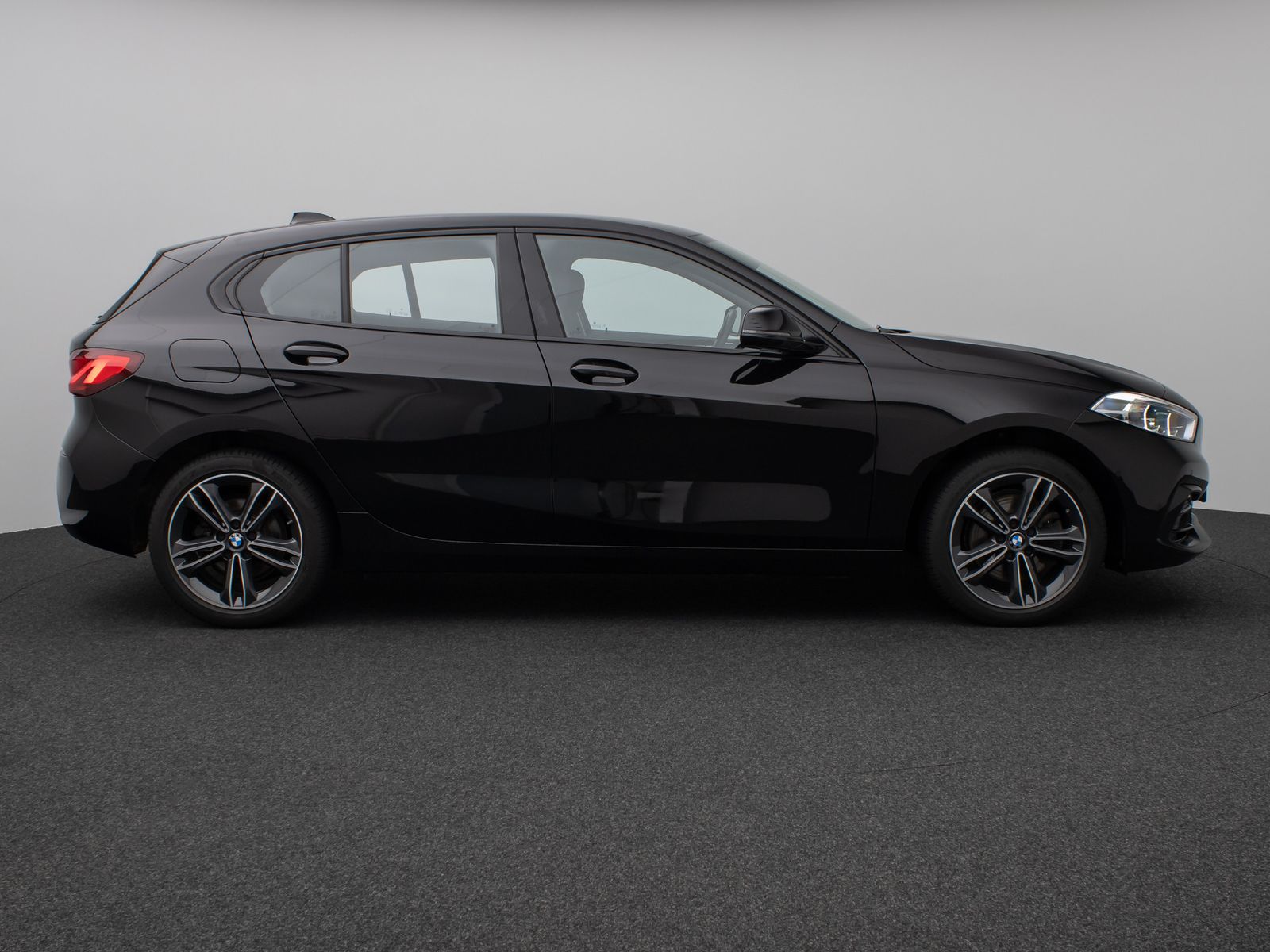 Fahrzeugabbildung BMW 118i Sport Line Kamera DAB HiFi Lenkrhzg Sport