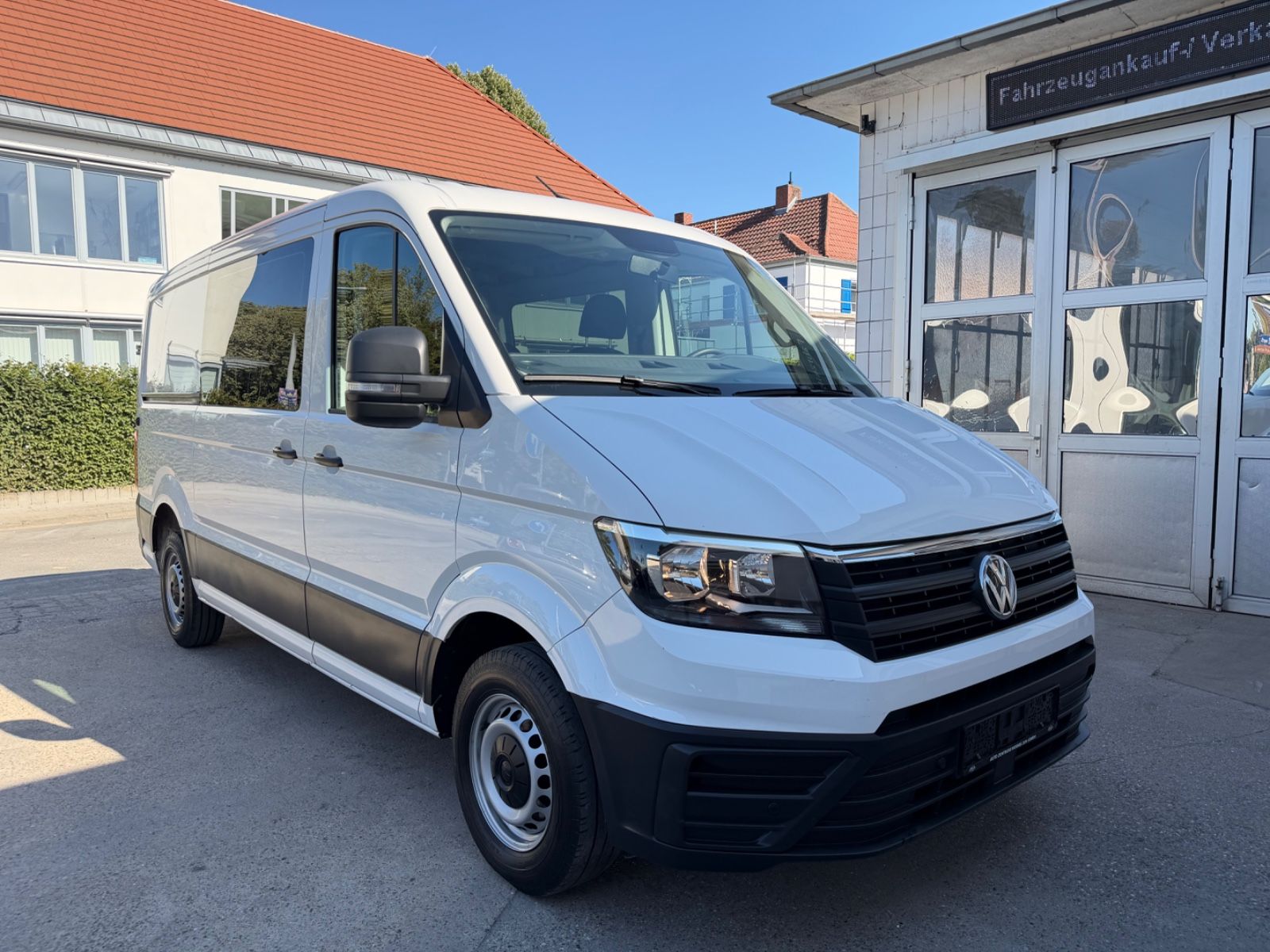 Volkswagen Crafter - 1