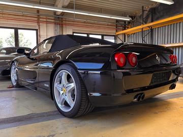 صورة 10 لـ 1996 Ferrari F355