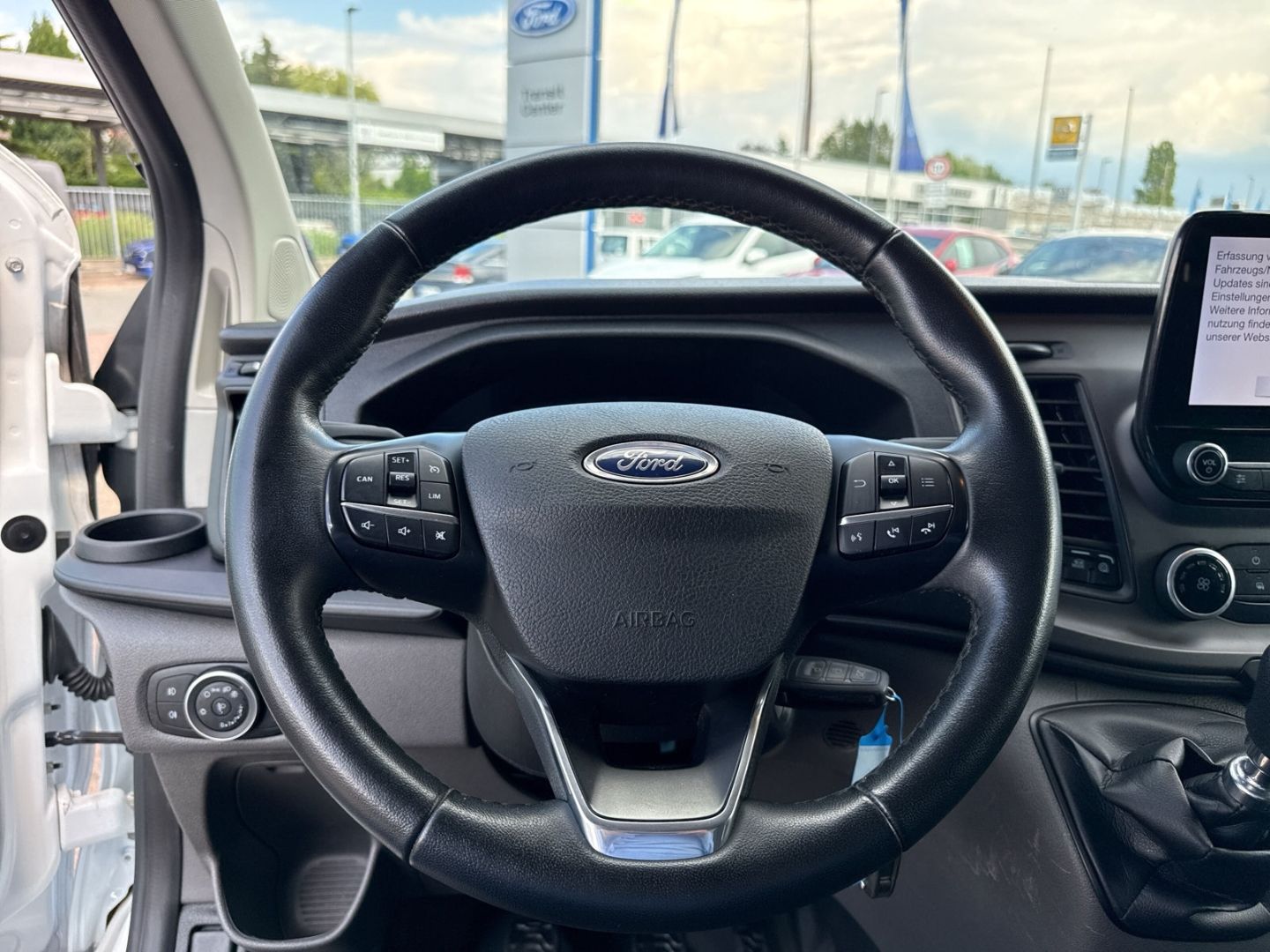 Fahrzeugabbildung Ford Transit Kasten 300 L1 Trend mit Sortimo Regalaus