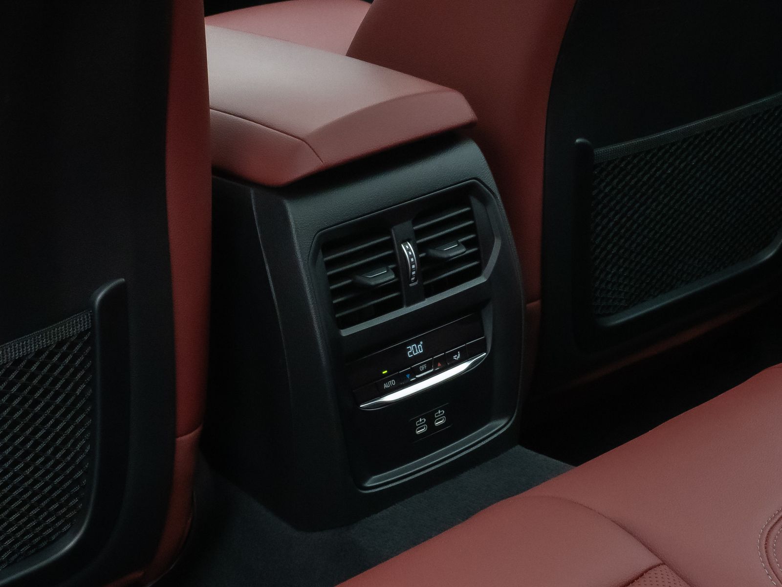 Fahrzeugabbildung BMW 330e xD Panorama DAB CockPit+ Widscr Sport Leder