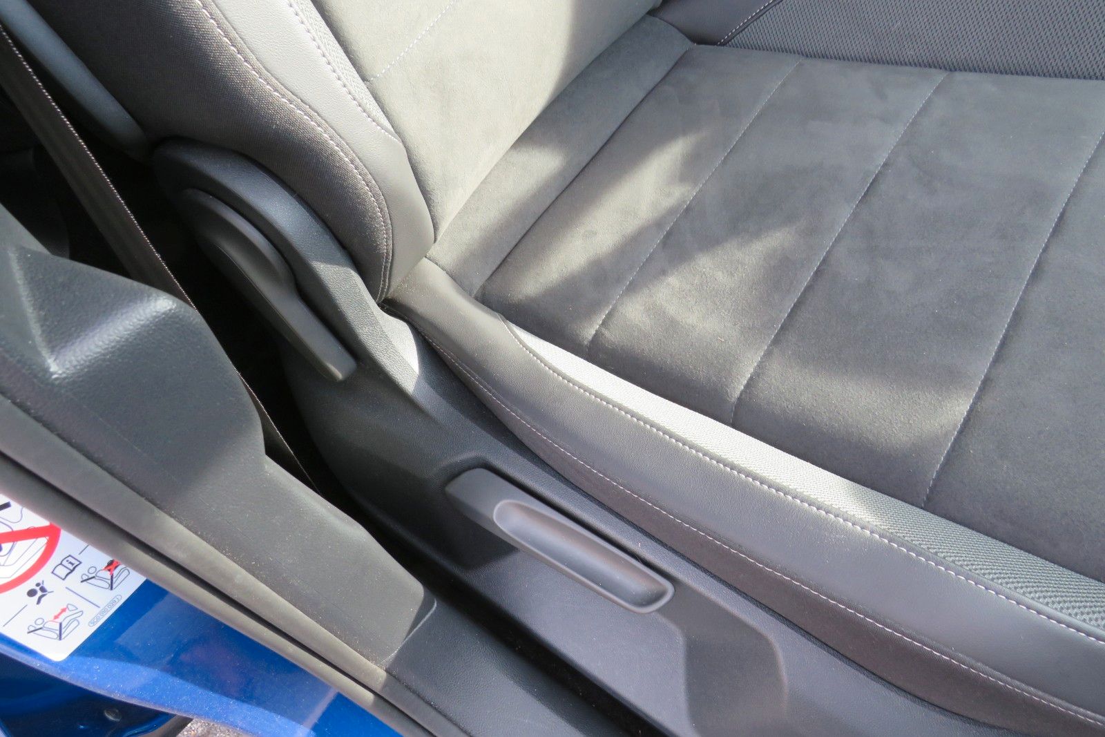 Fahrzeugabbildung Volkswagen T-Roc Style KAMERA ACC NAVI APP SITZH DIGI-COPI