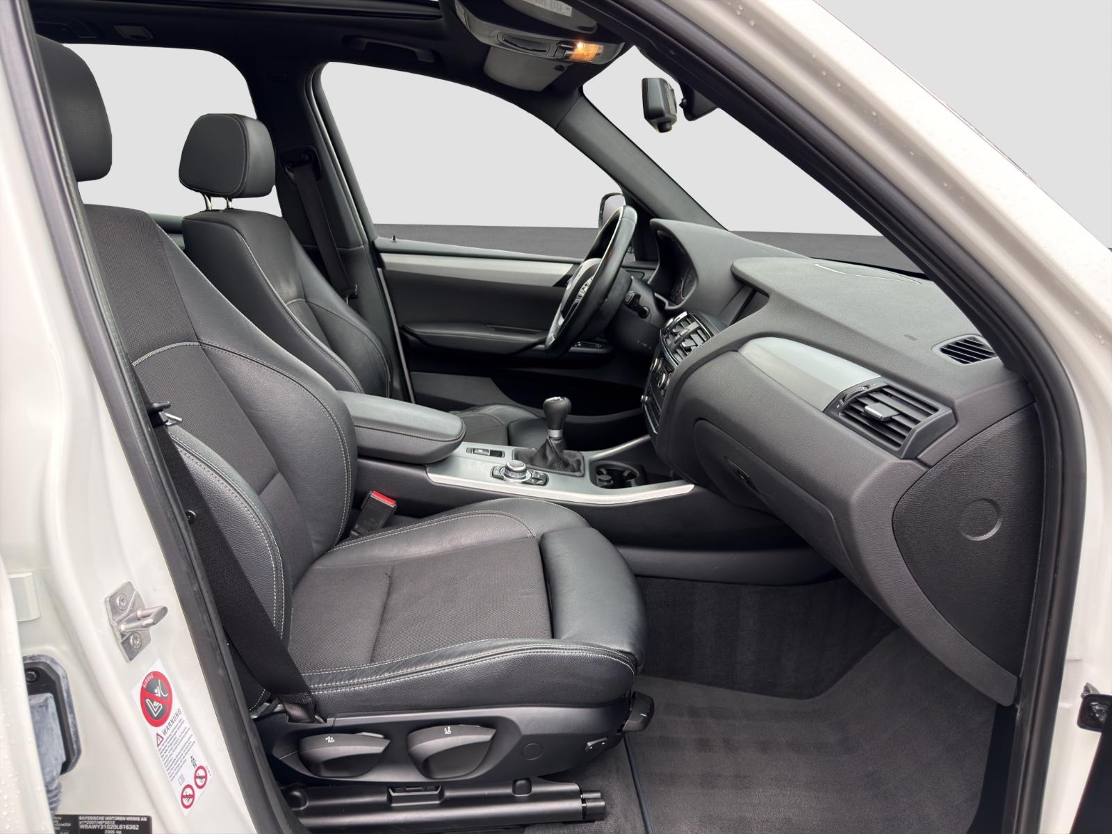 BMW X3 xDrive20d M Sport 184 ch BVM / Toit panoramique / Xénon / Attelage / Sièges chauffants