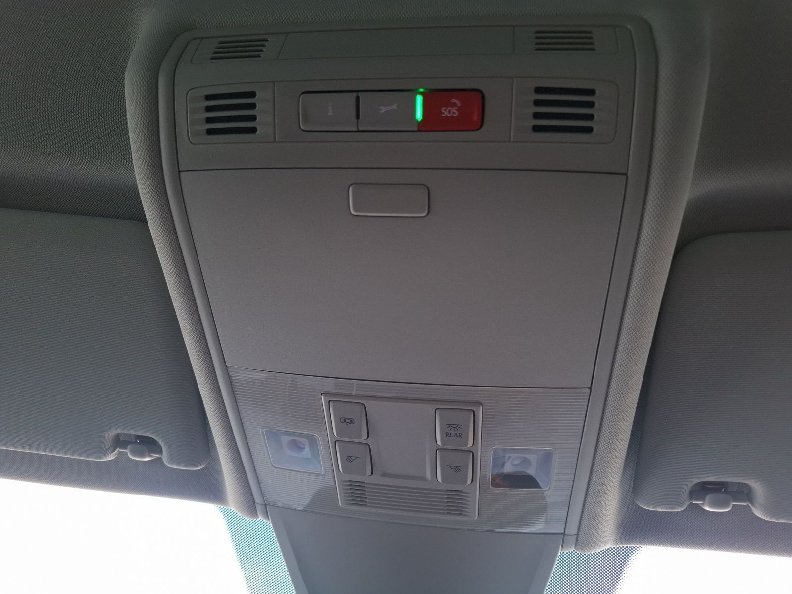 Fahrzeugabbildung Volkswagen Tiguan TDI Active DSG Standhzg Matrix Navi ACC P