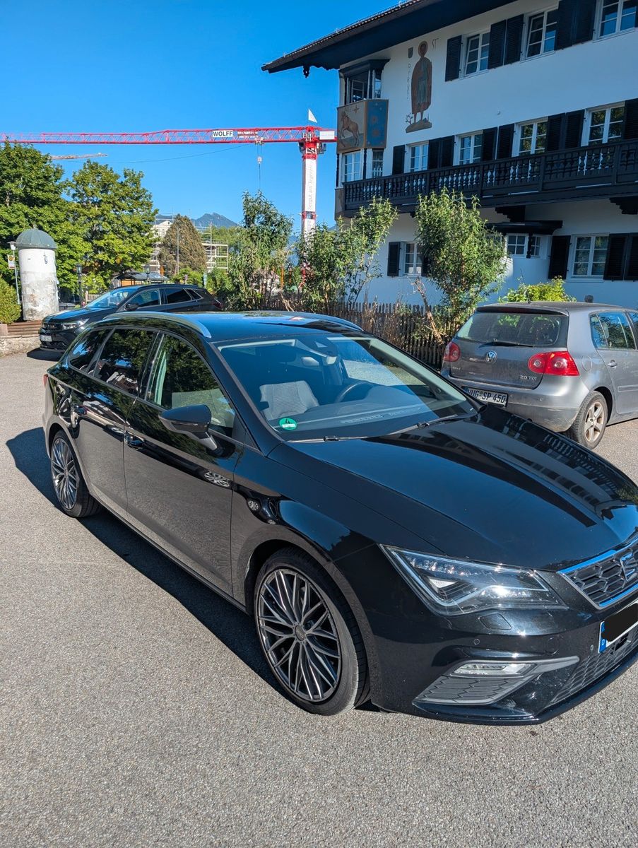SEAT Leon ST 2.0 TSI FR DSG FR / ACC / Kamera / AUT 