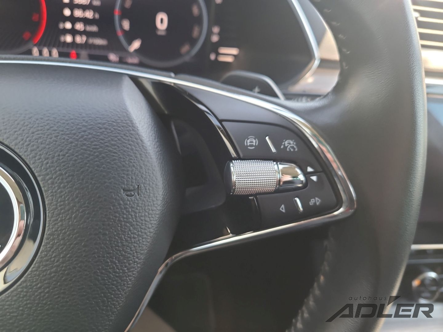Skoda Superb Combi 2,0 TSI DSG Style AHZV Navi foto 17