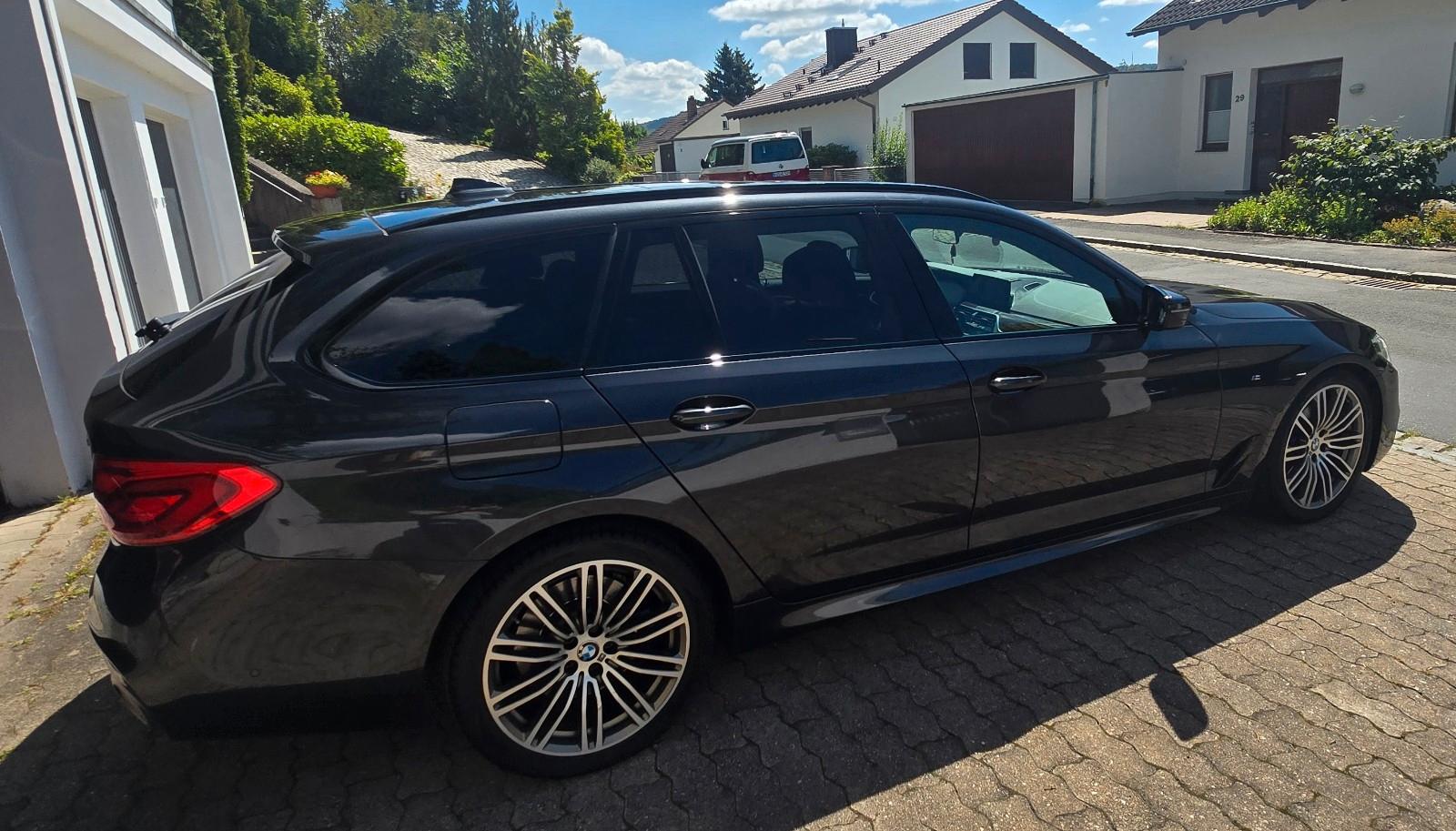 BMW 530d xDrive Touring M-Sport Vollaustattung