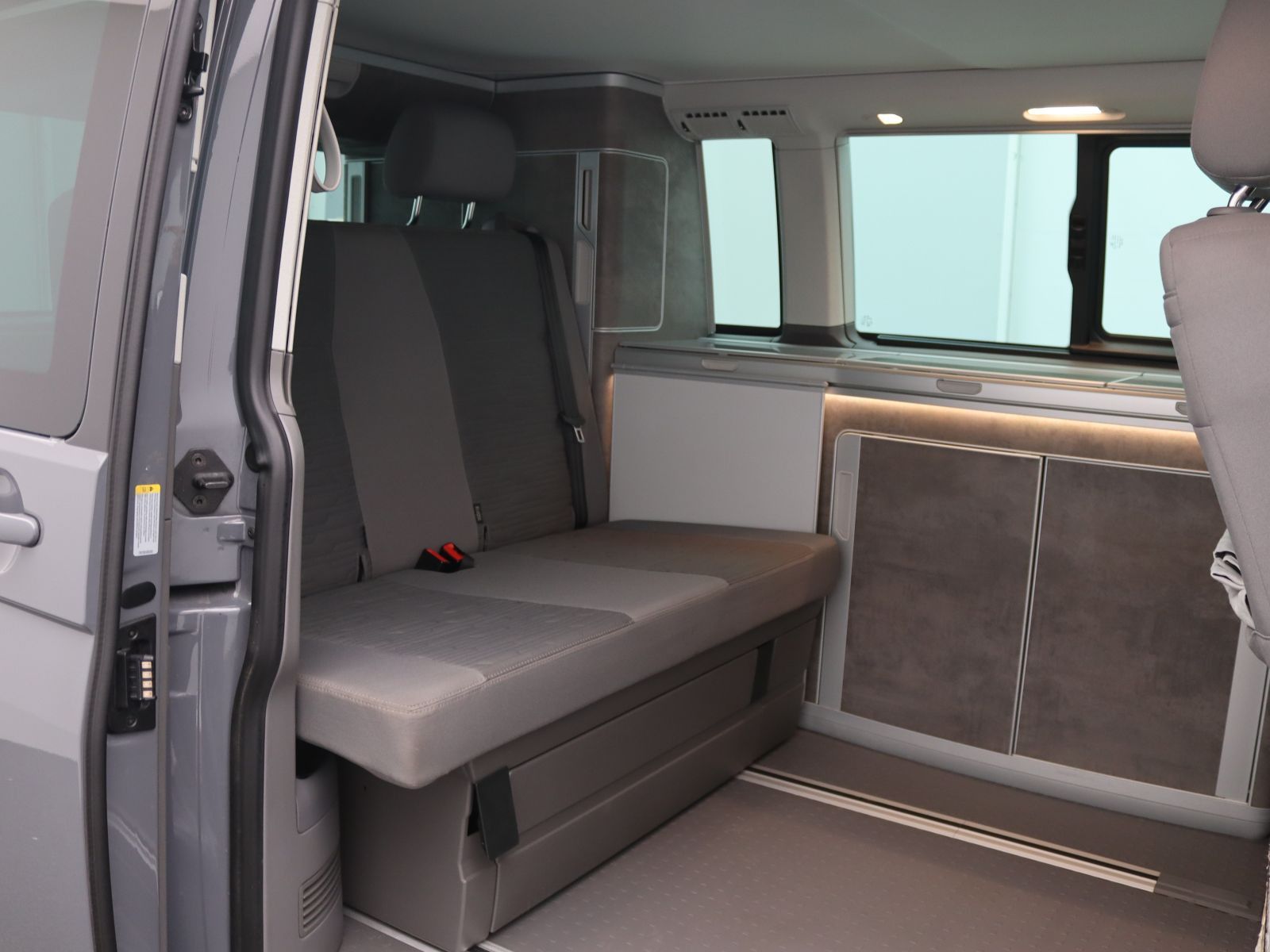 Volkswagen T6 California - Bild 12