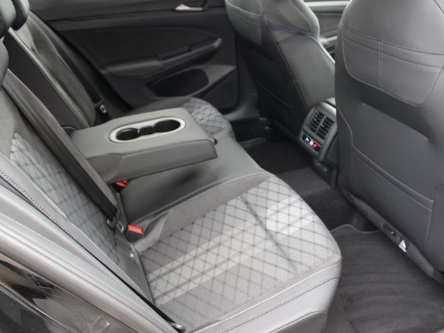 Golf VIII Variant 2,0 TDI R-Line NAVI*AHK*IQ.Lig
