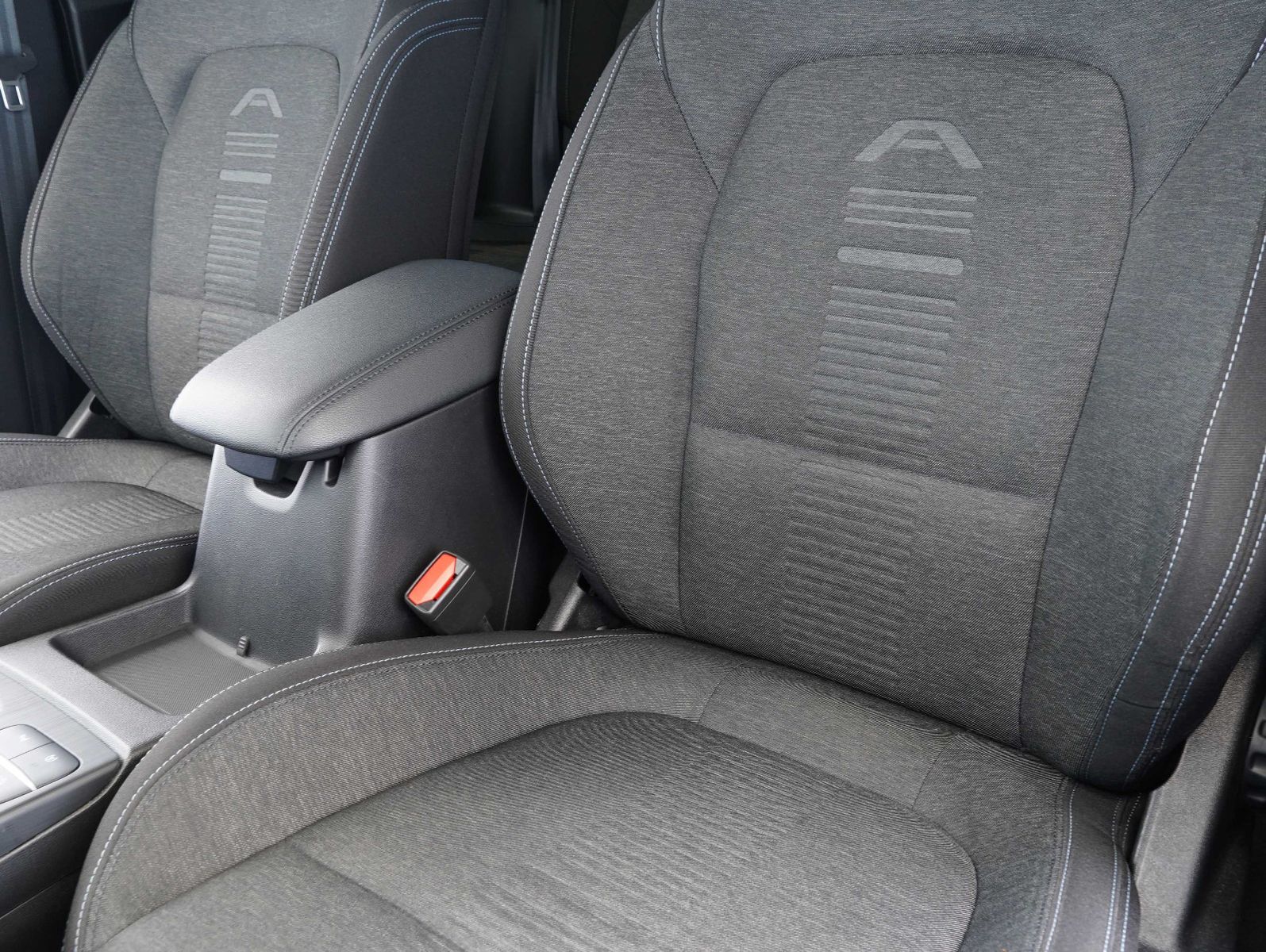 Fahrzeugabbildung Ford Focus Turnier 1.5 EcoBlue Active LED/NAVI/KAMERA
