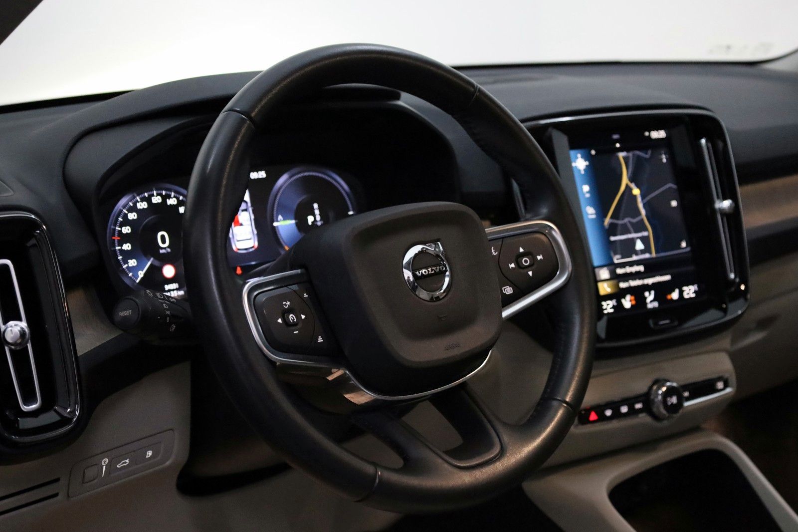 Fahrzeugabbildung Volvo XC40 T5 Inscription Leder,Navi,Kamera,Panora,AHK
