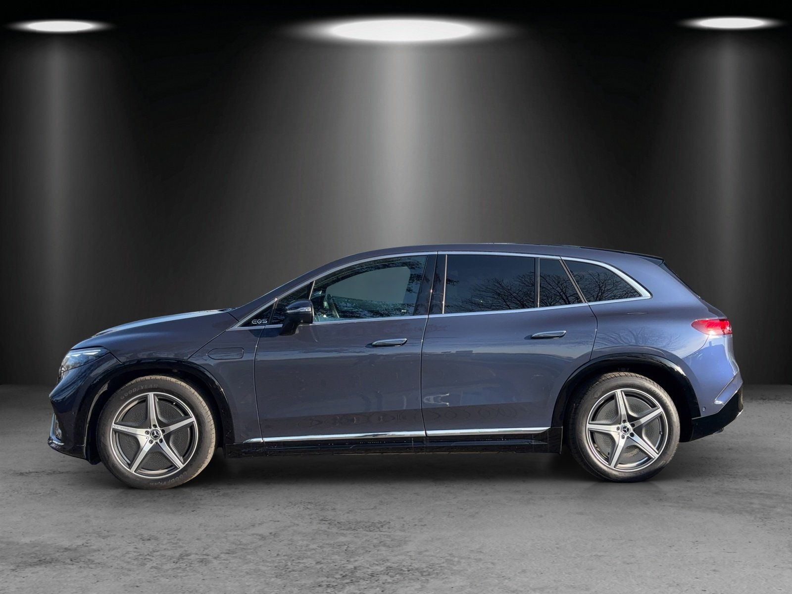 Fahrzeugabbildung Mercedes-Benz EQS 450 4M SUV AMG Prem+ AHK Massage 22kw AR-HUD