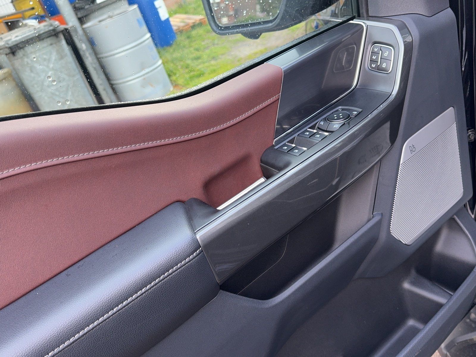 Fahrzeugabbildung Ford F-150 Lariat BLACK 4x4 NAVI/AHK/360°/PANORAMA