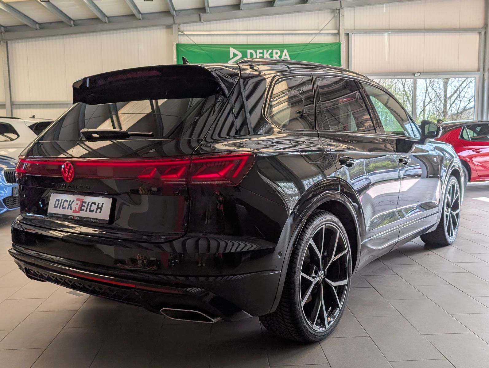 Fahrzeugabbildung Volkswagen Touareg 3.0TDI 4M R-Line VOLL Black 22" UPE 114T