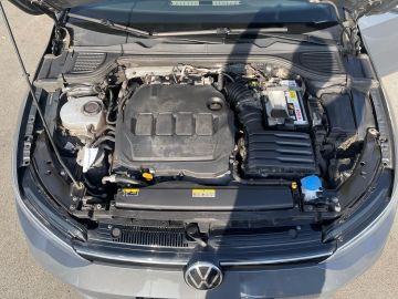 Volkswagen Golf - 10