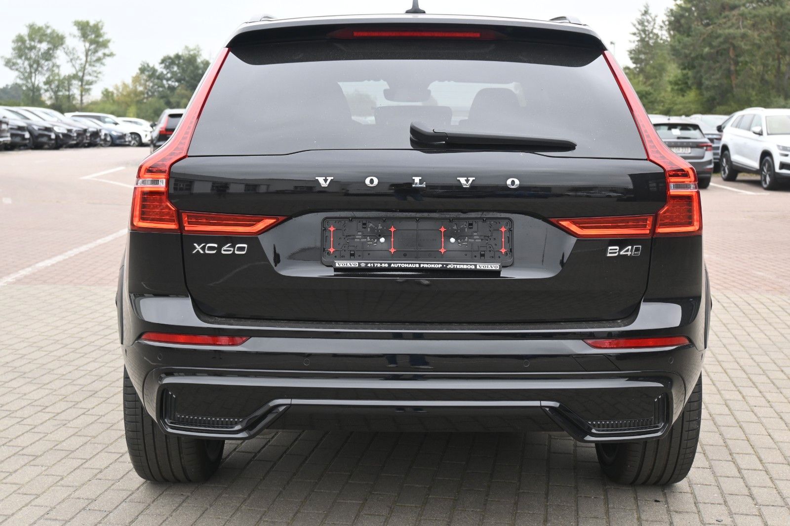 Fahrzeugabbildung Volvo XC60 B4 D AWD Ultimate Dark*STDHZG*360°*ACC*AHK