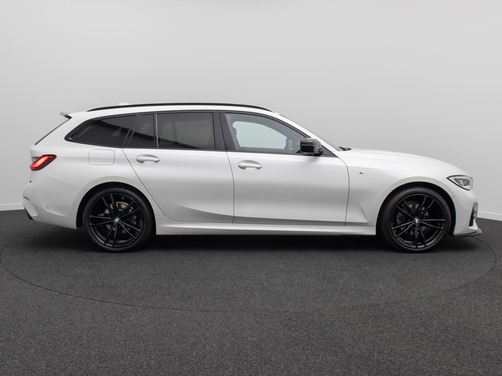 Fahrzeugabbildung BMW 320d xD M Sport ACC Kamera HUD AHK Laser DAB 19"