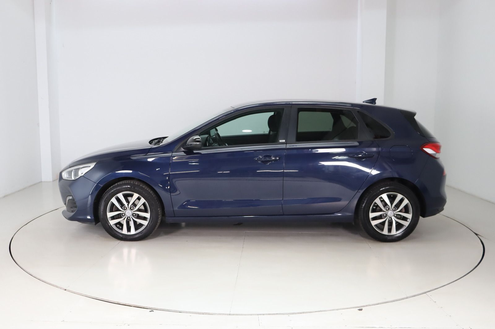 Fahrzeugabbildung Hyundai i30 1.4i * SHZ * Navi * DAB+ * Klima * YES!
