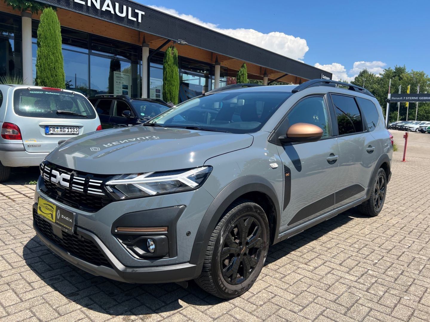 Fahrzeugabbildung Dacia Jogger Extreme+ Tce 100 ECO-G AHK Allwetterreife