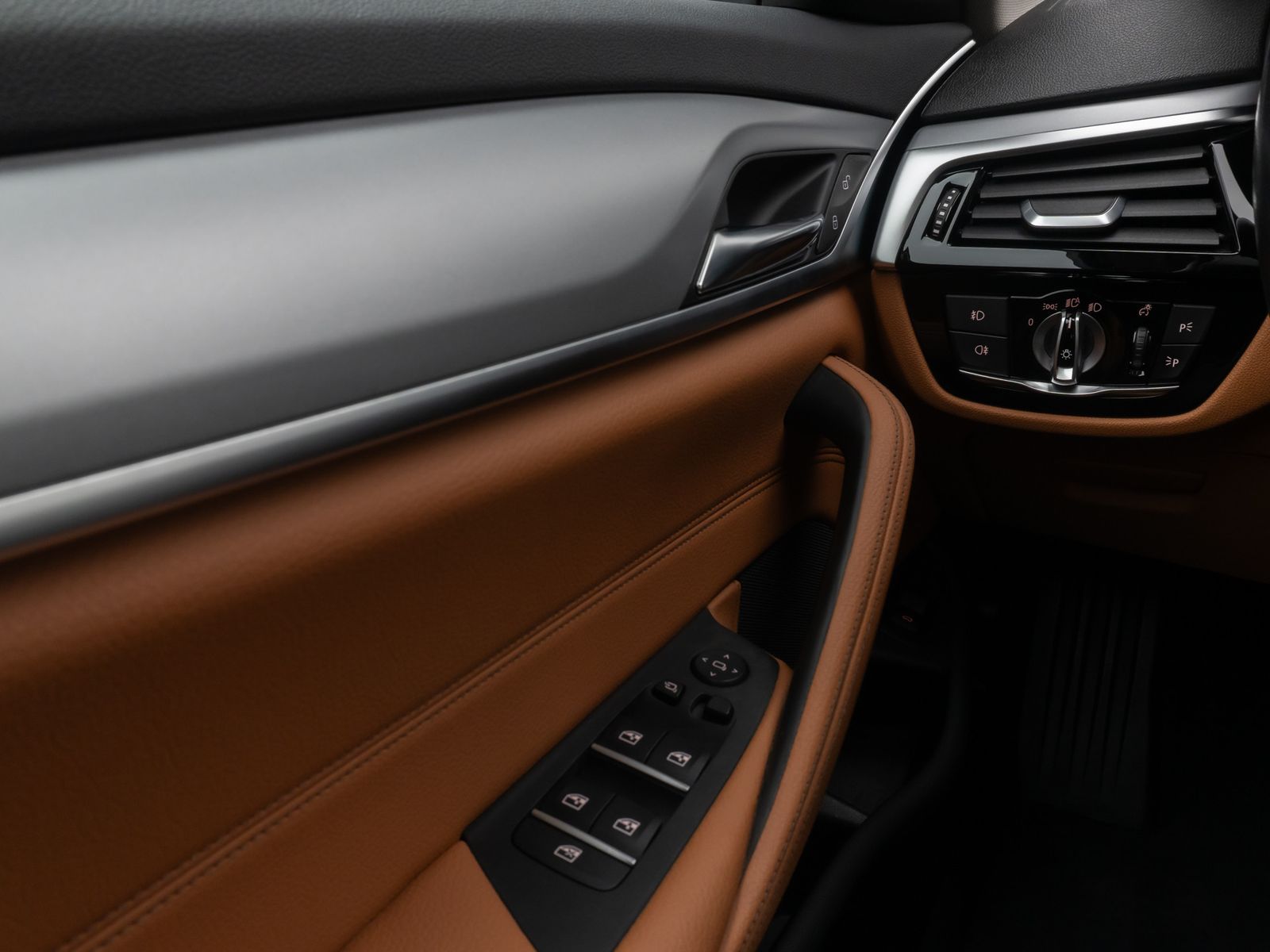 Fahrzeugabbildung BMW 520d Kamera Leder HiFi Sport AHK Alarm Parkassis