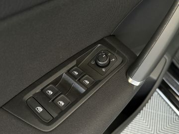 Volkswagen Touran 1.5 TSI DSG COMFORTLINE LED ACC KAMERA 7S