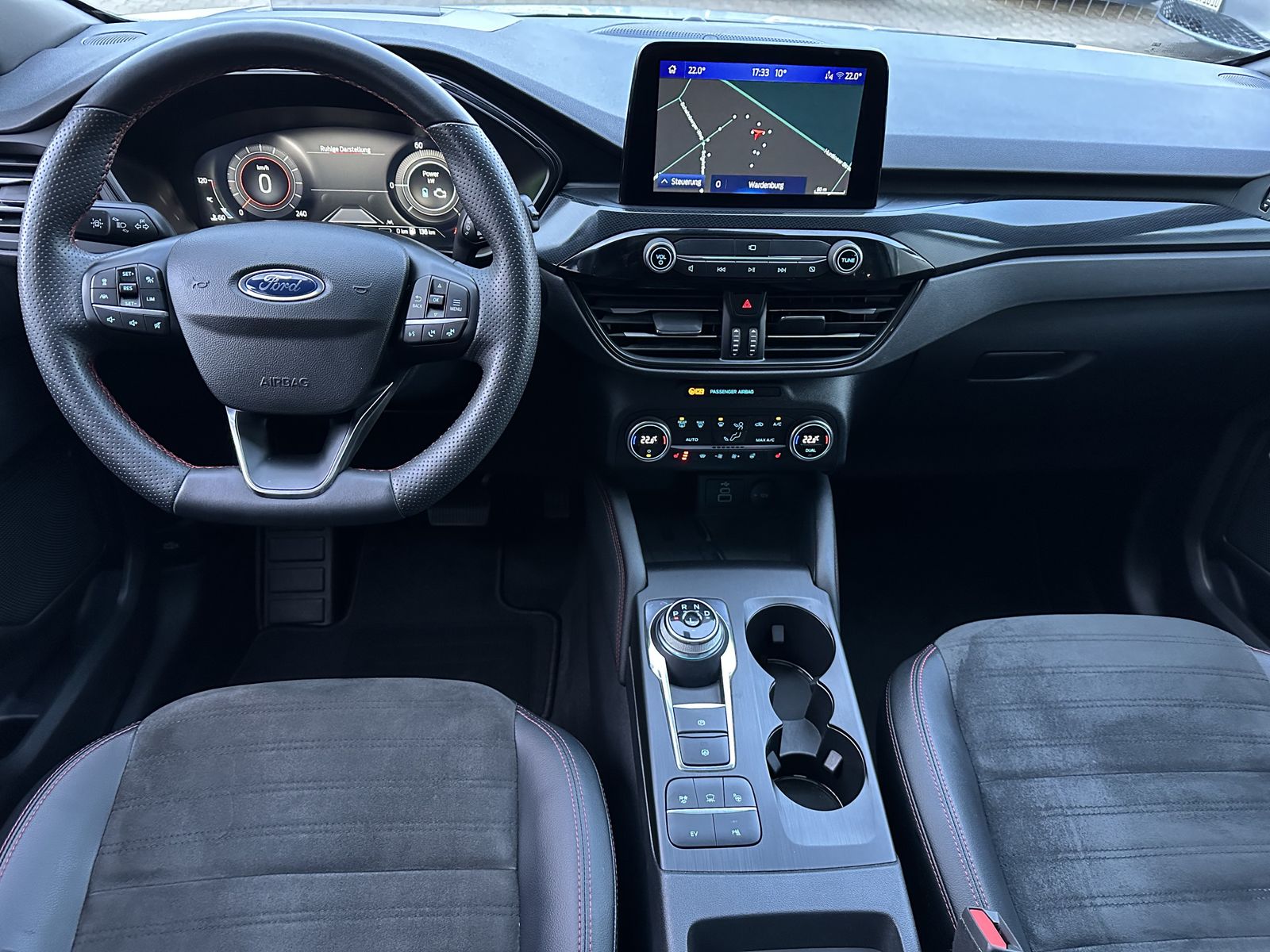 Fahrzeugabbildung Ford Kuga Plug-In Hybrid ST-Line X NAV+LED+AHK+PANO