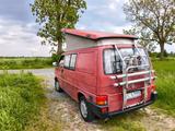 Volkswagen T4 California - rote Volkswagen T4 California