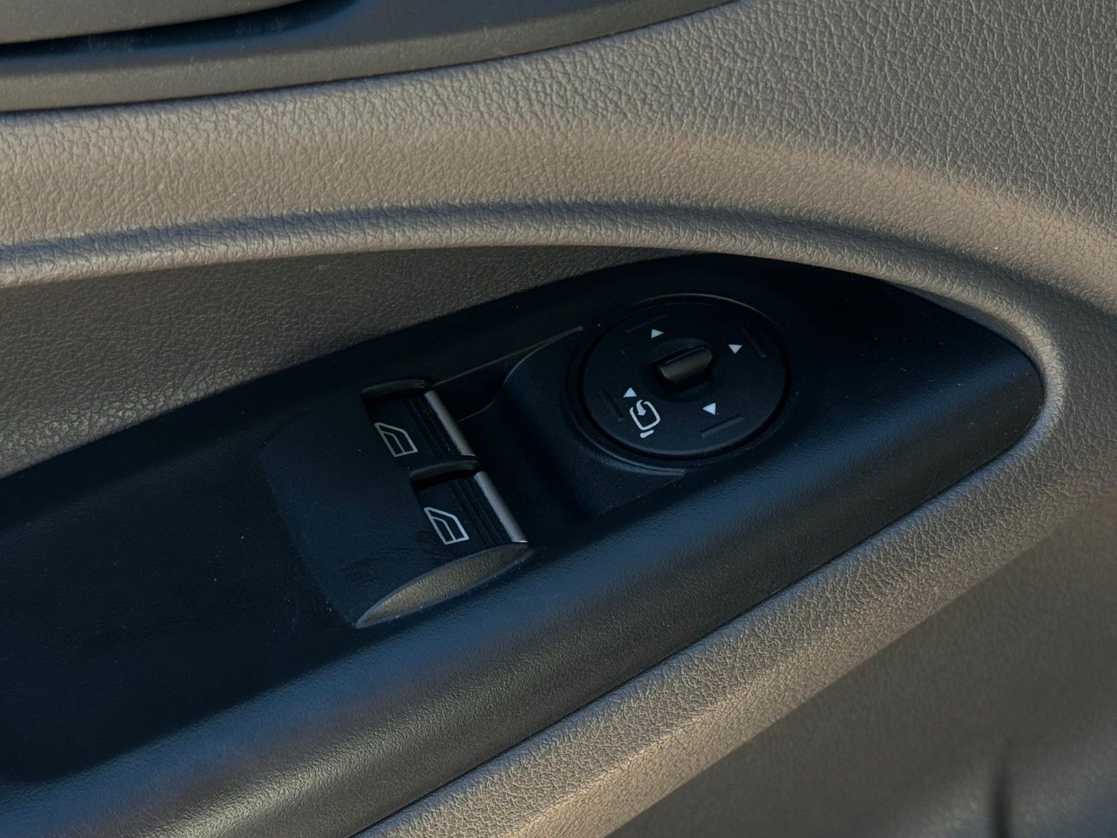 Fahrzeugabbildung Ford Transit Connect 230 L2 Autm. Trend 4d AHK